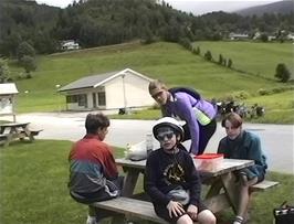 Lunch at Hornindal, Grodås